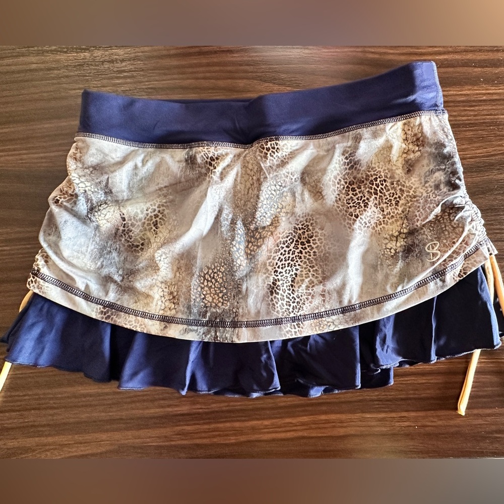 Sofibella Navy and Animal Print Skort Activewear (NWOT) IW-408